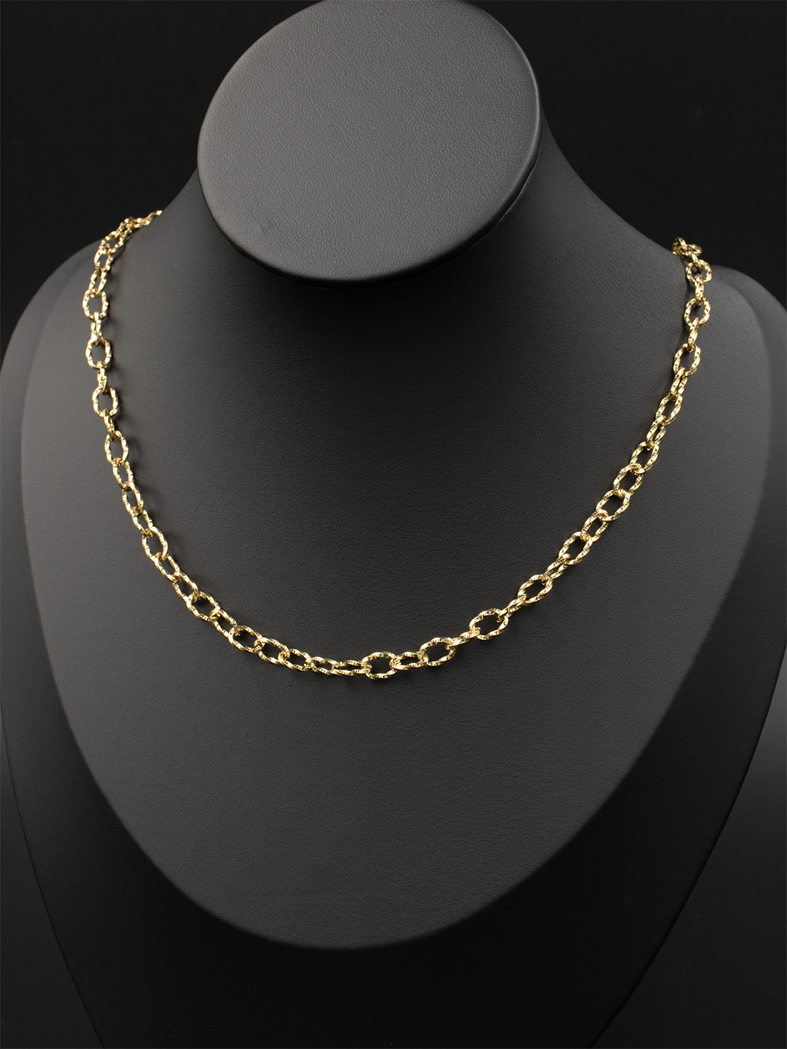 Gold Textured Oval Link Chain / 05