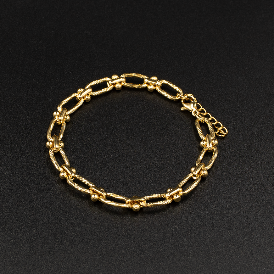 Gold Interlocking Links Bracelet