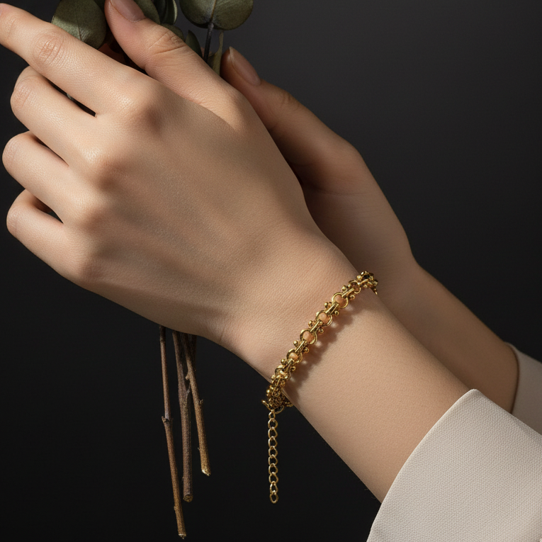 Gold Round Interlocking Links Bracelet