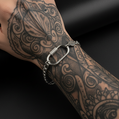 Figaro Chain Carabiner Bracelet 2 / 08